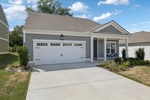 1914 Hildebrand Ln, Columbia, TN, 38401-3787 | Card Image