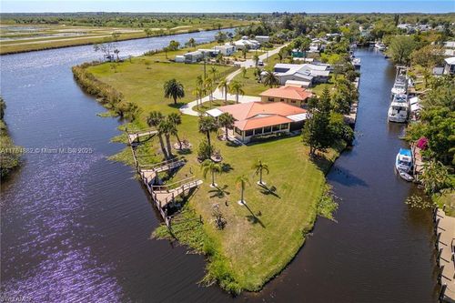 1107 E Anchor Ln, MOORE HAVEN, FL, 33471-5613 | Card Image