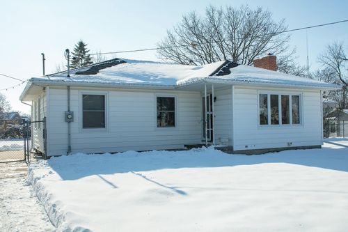 4548 E Washburn Rd, Washburn, IA, 50702-6012 | Card Image