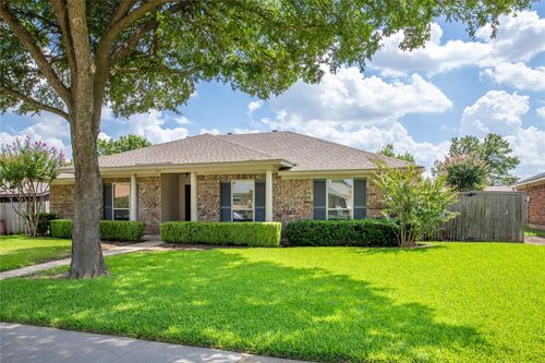900 Ledgemont Dr, Plano, TX, 75025-3507 | Card Image