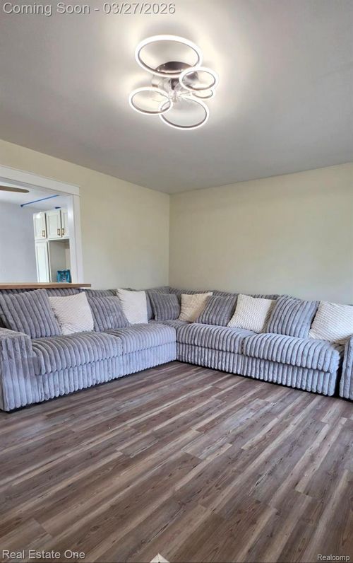 18576 Matthew Dr, Clinton Township, MI, 48035-2477 | Card Image