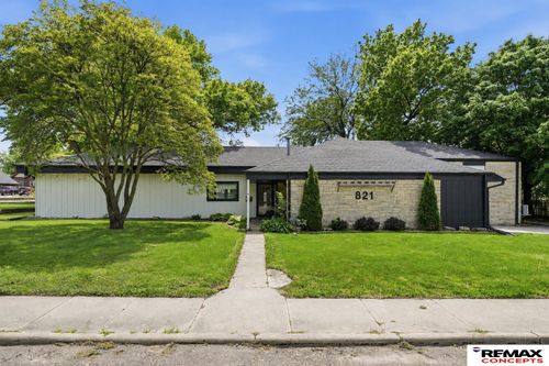 821 N 13th St, Beatrice, NE, 68310-2423 | Card Image