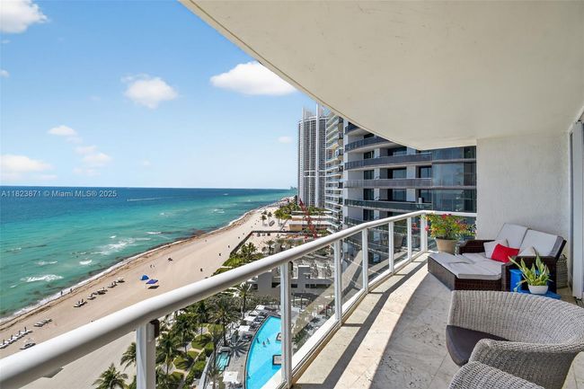 APT-1401 - 18671 Collins Ave, Condo with 3 bedrooms, 4 bathrooms and null parking in Sunny Isles Beach FL | Image 37