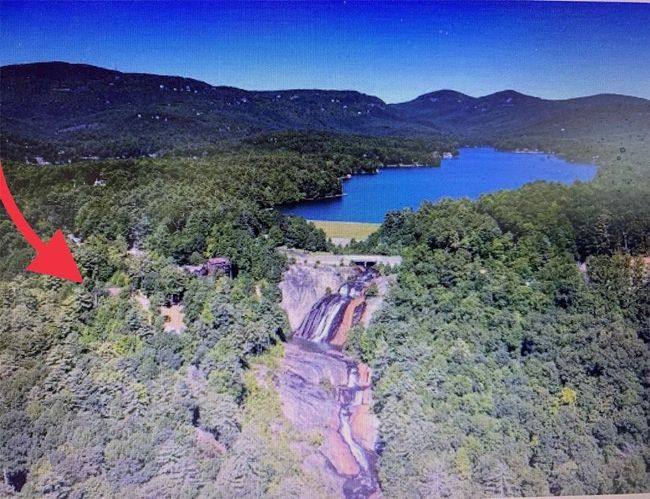 Aerial view of homes distance to falls | Image 43