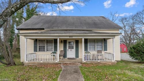 910 Merritt Dr, Greensboro, NC, 27407-2238 | Card Image