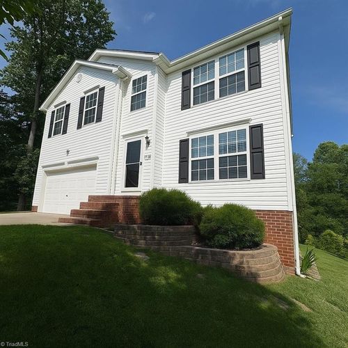 105 Willow Bend Dr, King, NC, 27021-8750 | Card Image