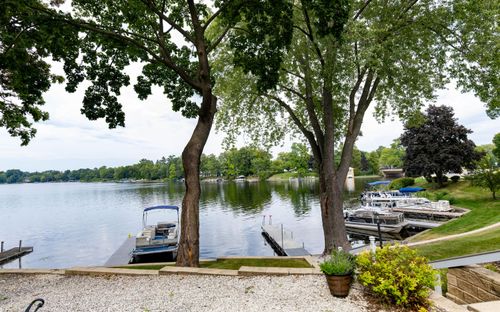320 E Pleasant St, Oconomowoc, WI, 53066-3053 | Card Image