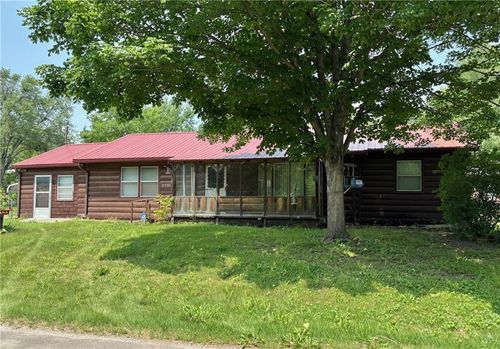 2501 Harris Ave, Trenton, MO, 64683-3051 | Card Image