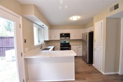 14335 Haymeadow Cir, Dallas, TX, 75254-8205 | Card Image