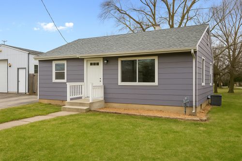 117 S River Rd, North Aurora, IL, 60542-1616 | Card Image