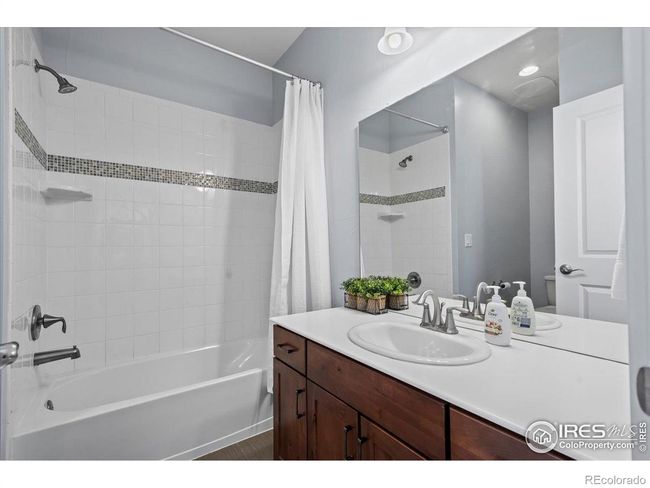 Bath 2 on main level | Image 18