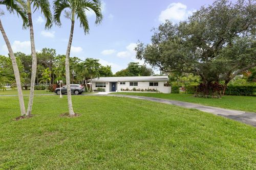 0-9351 Sw 109th Ter, Miami, FL, 33176-3639 | Card Image