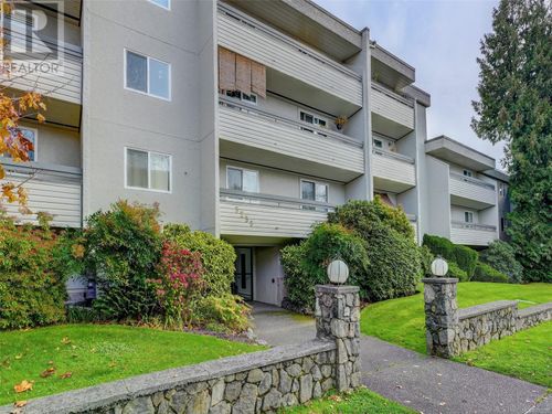 403-3235 Quadra St, Saanich, BC, V8X1G4 | Card Image