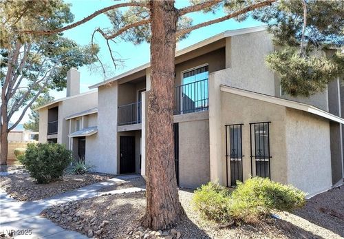 530 Sellers Pl, Henderson, NV, 89011-5371 | Card Image