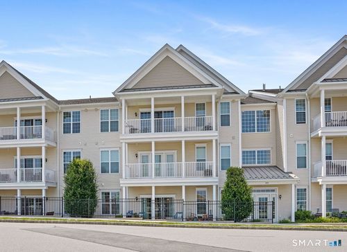 302-302 Center Meadow Ln, Danbury, CT, 06810-1517 | Card Image