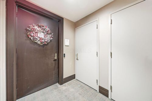 1610-1 Miranova Pl, Columbus, OH, 43215-5083 | Card Image