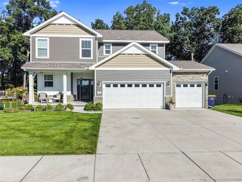 545 Trestle Dr, Howell, MI, 48843-5809 | Card Image