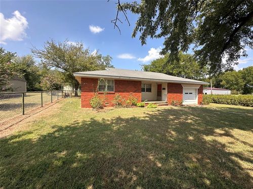 3 S Grant St, Tryon, OK, 74875-6001 | Card Image