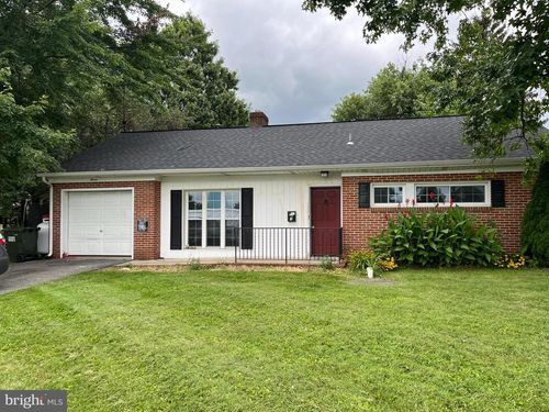 7 Rose Ave, LEOLA, PA, 17540-1422 | Card Image