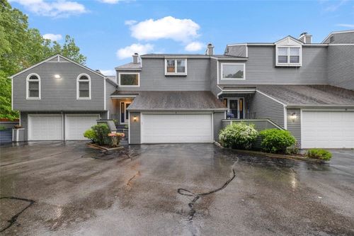 apt-9-5390 Post Rd, East Greenwich, RI, 02818-3000 | Card Image