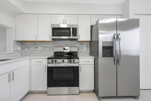 apt-805-2200 S Cypress Bend Dr, Pompano Beach, FL, 33069-4428 | Card Image