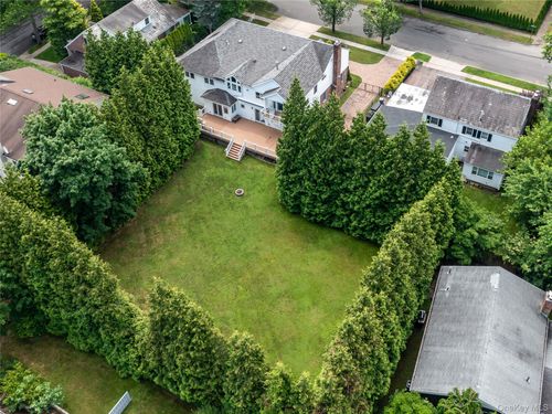 43 Oxford Blvd, Great Neck, NY, 11023-2235 | Card Image