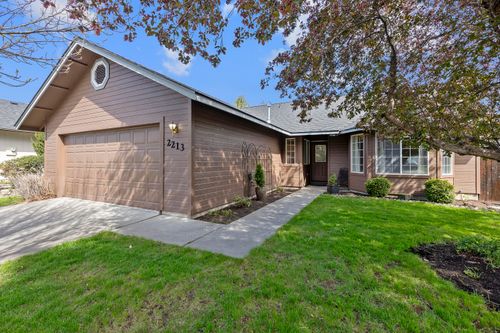 2213 Nw Ivy Ave, Redmond, OR, 97756-8443 | Card Image