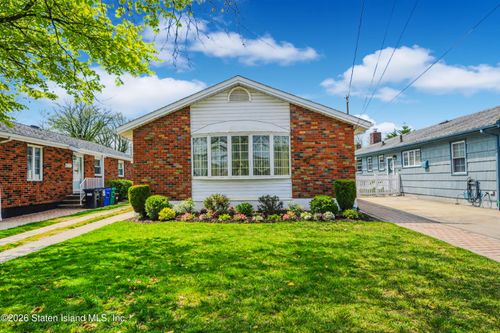 82 Penn Avenue, Staten Island, NY, 10306 | Card Image