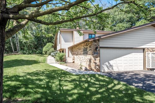 1010 Zanzibar Ln N, Plymouth, MN, 55447-3140 | Card Image