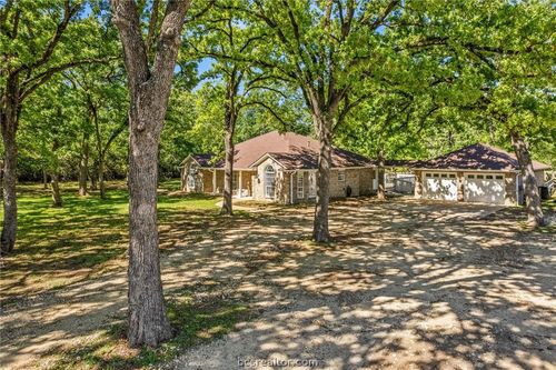 2525 Peach Creek Rd, College Station, TX, 77845-3602 | Card Image