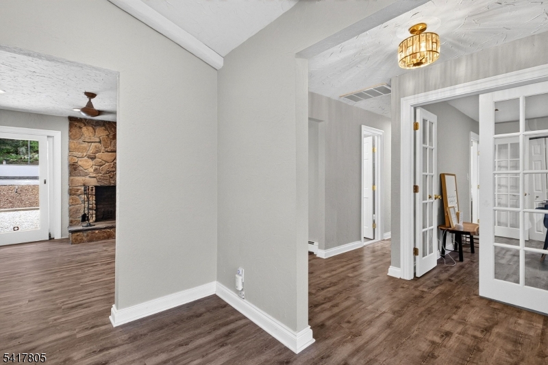 Residential in Ringwood Boro 5