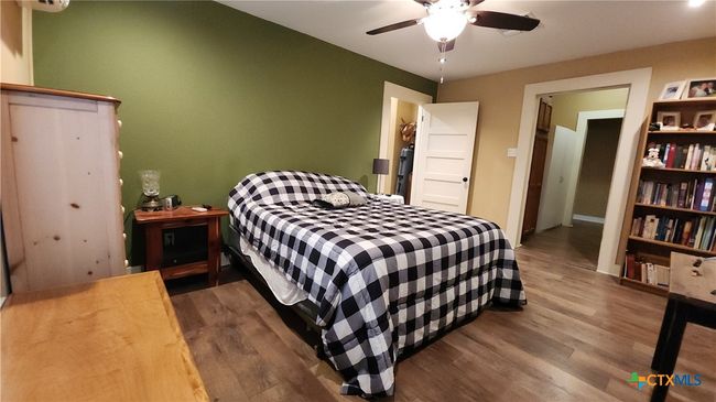 5596 Fm 616, House other with 4 bedrooms, 3 bathrooms and null parking in Vanderbilt TX | Image 14