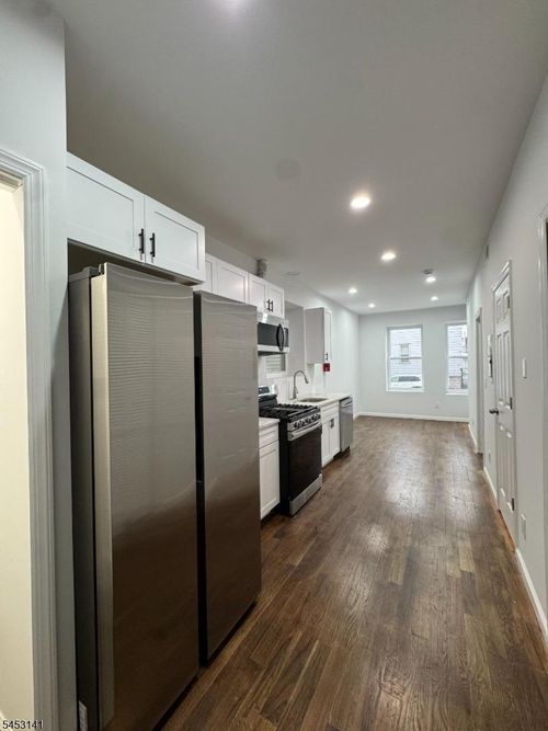 3-196 Malvern St, Newark, NJ, 07105-3998 | Card Image