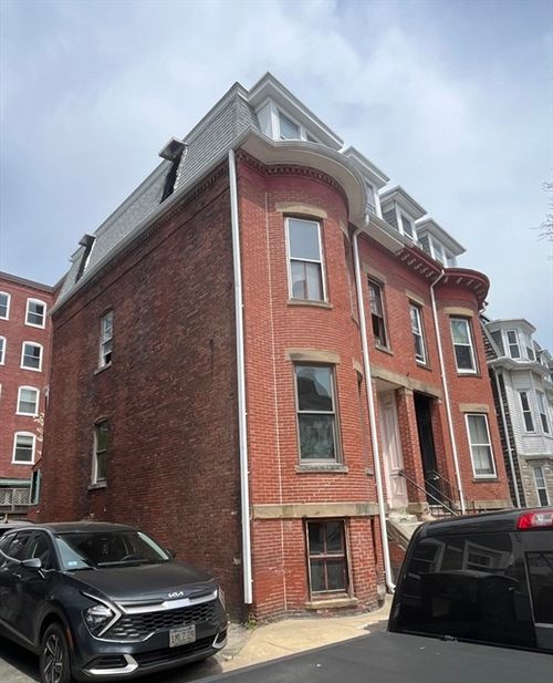 658 E Fifth, Boston, MA, 02127 | Card Image
