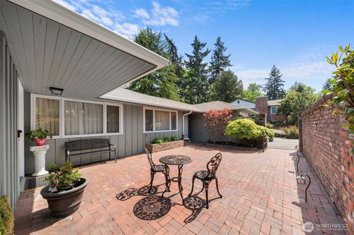 4536 119th Ave Se, Bellevue, WA, 98006-2740 | Card Image
