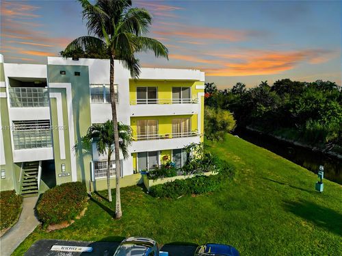 208-10765 Sw 108th Ave, Miami, FL, 33176-8105 | Card Image