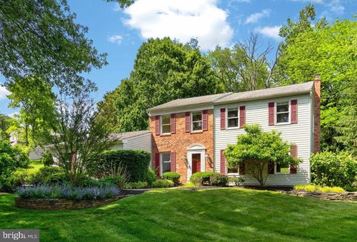 217 Shropshire Dr, West Chester, PA, 19382-2215 | Card Image