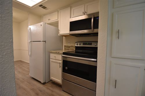 112-9170 Forest Ln, Dallas, TX, 75243-8923 | Card Image