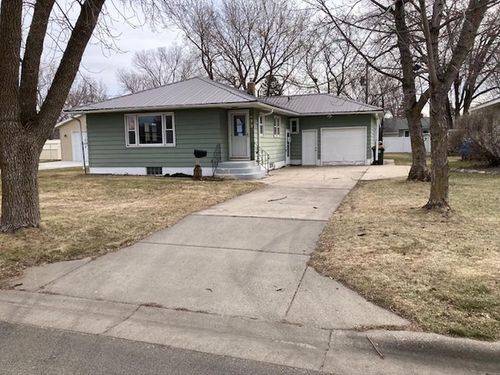 633 Stearns Ave, Paynesville, MN, 56362-1405 | Card Image