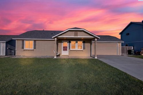 5817 W Washougal Ln, Pasco, WA, 99301 | Card Image