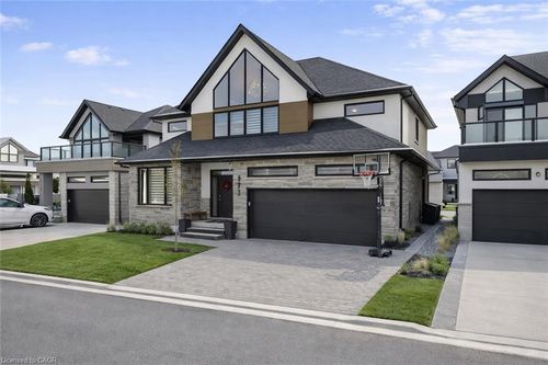 18-972 Stonecliffe Walk, Kitchener, ON, N2P0K5 | Card Image