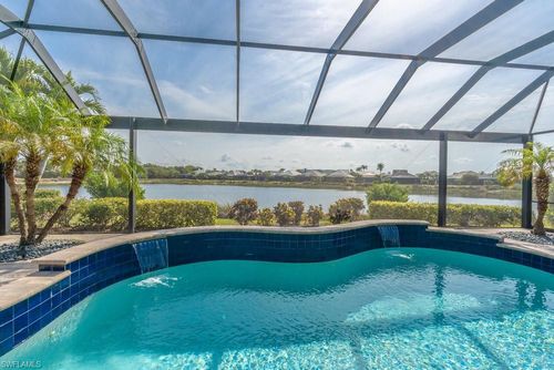 5052 Martinique Dr, NAPLES, FL, 34113-8165 | Card Image