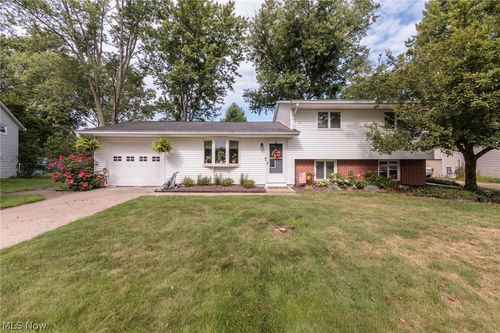 5029 Oakview Dr, Vermilion, OH, 44089-1640 | Card Image