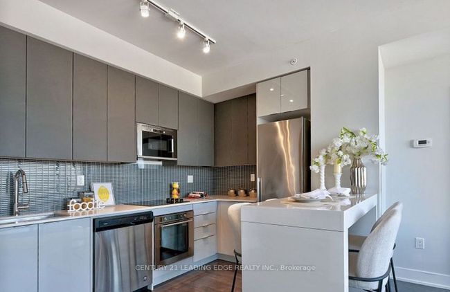 1207 - 2908 Highway 7, Condo with 2 bedrooms, 2 bathrooms and null parking in Vaughan ON | Image 7