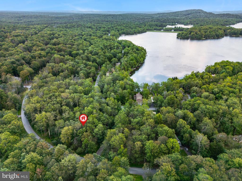 Land in POCONO LAKE