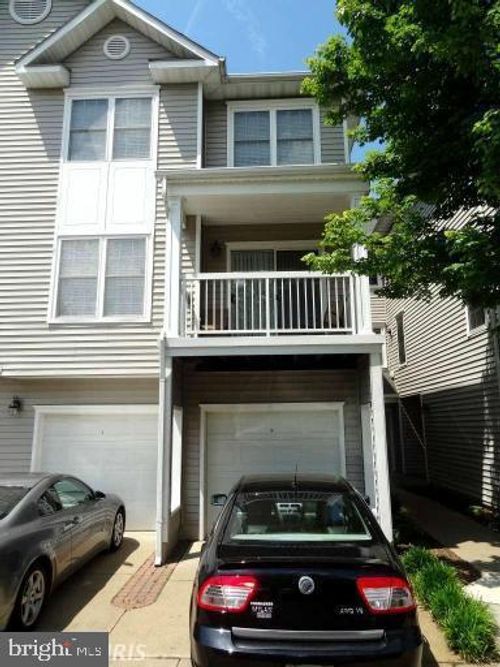 12858-12858 Fair Briar Ln, FAIRFAX, VA, 22033-3854 | Card Image
