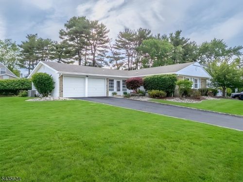 117 Idolstone Ln, Aberdeen, NJ, 07747-1762 | Card Image