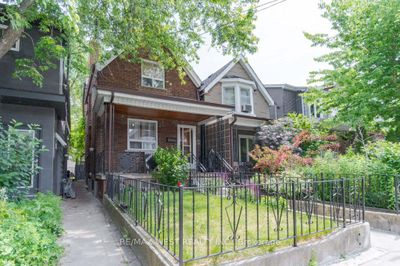 411 Bartlett Ave N, House other with 4 bedrooms, 2 bathrooms and 2 parking in Toronto ON | Image 3