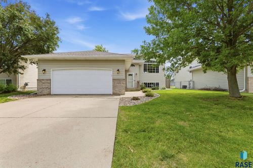 7409 W 50th St Street, Sioux Falls, SD, 57106 | Card Image