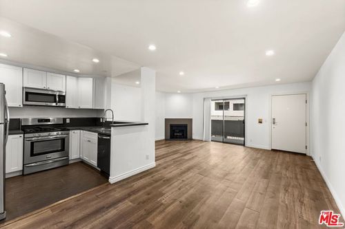 103-6212 Fulton Ave, Van Nuys, CA, 91401-2559 | Card Image